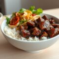 Ba­bi ket­jap met Chi­ne­se kool en rijst