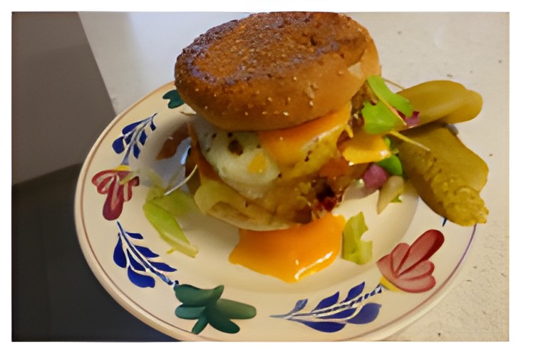 Bacon-Burger….met cheddar en een eitje.