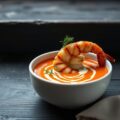 Bisque van tijgergarnalen en venkel