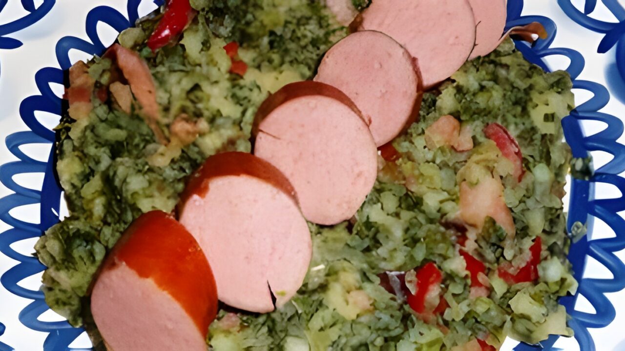 Boerenkoolstamppot met rode paprika, rode peper, rode ui en spekjes