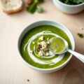 Brandnetelsoep met vreamcheese en stilton