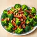 Broccoli met spek en pijnboompitten
