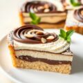Cake taart met witte en bruine chocolademousse