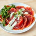 Carpaccio met dressing van Pas de Bleu