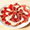 Carpaccio met saus