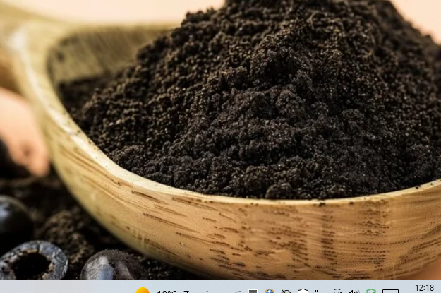 Crumble of poeder van zwarte olijven