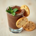 Chocolademousse met karamelsaus en kletskoppen