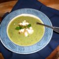 Courgettesoep met feta en munt