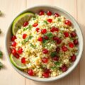 Couscous met groene kruiden en granaatappel
