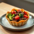 Gehakttaartje met broccoli en tomaatjes