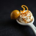 Geitenkaasamuse met olijf en sinaasappel