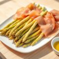 Gemarineerde witte asperges met beenham