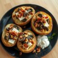 Gevulde aardappelen met pijnboompitten en champignons