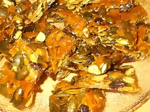 Gezonde notenkoeken met pompoenpitten, amandelen, cranberries en honing