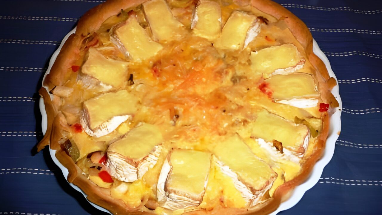 Hartige taart met witlof, paprika en gerookte kip