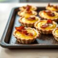 Hartige taartjes met prei, ei en bacon