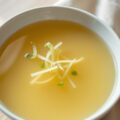 Heldere selderijbouillon