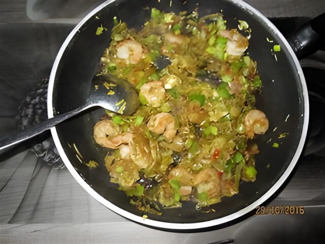 Hete Spitskool met garnalen, lekker slank
