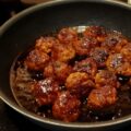 Indische gehakballetjes in een lekker sausje