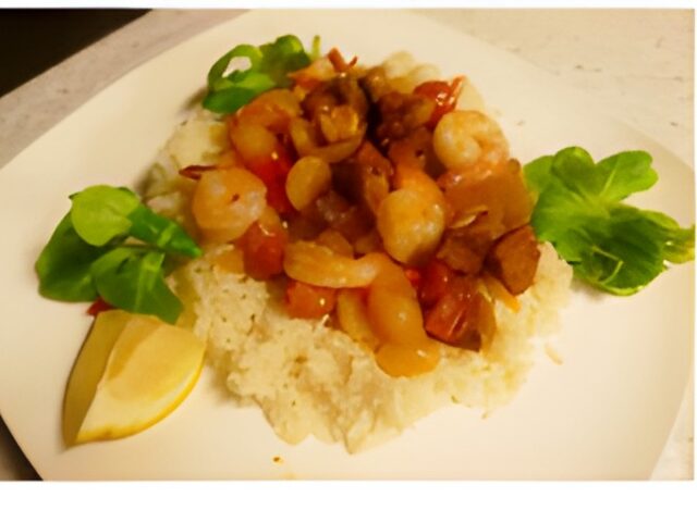 Jambalaya met chorizo, kip en garnalen