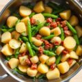 Jonge aardappel en peultjeswok