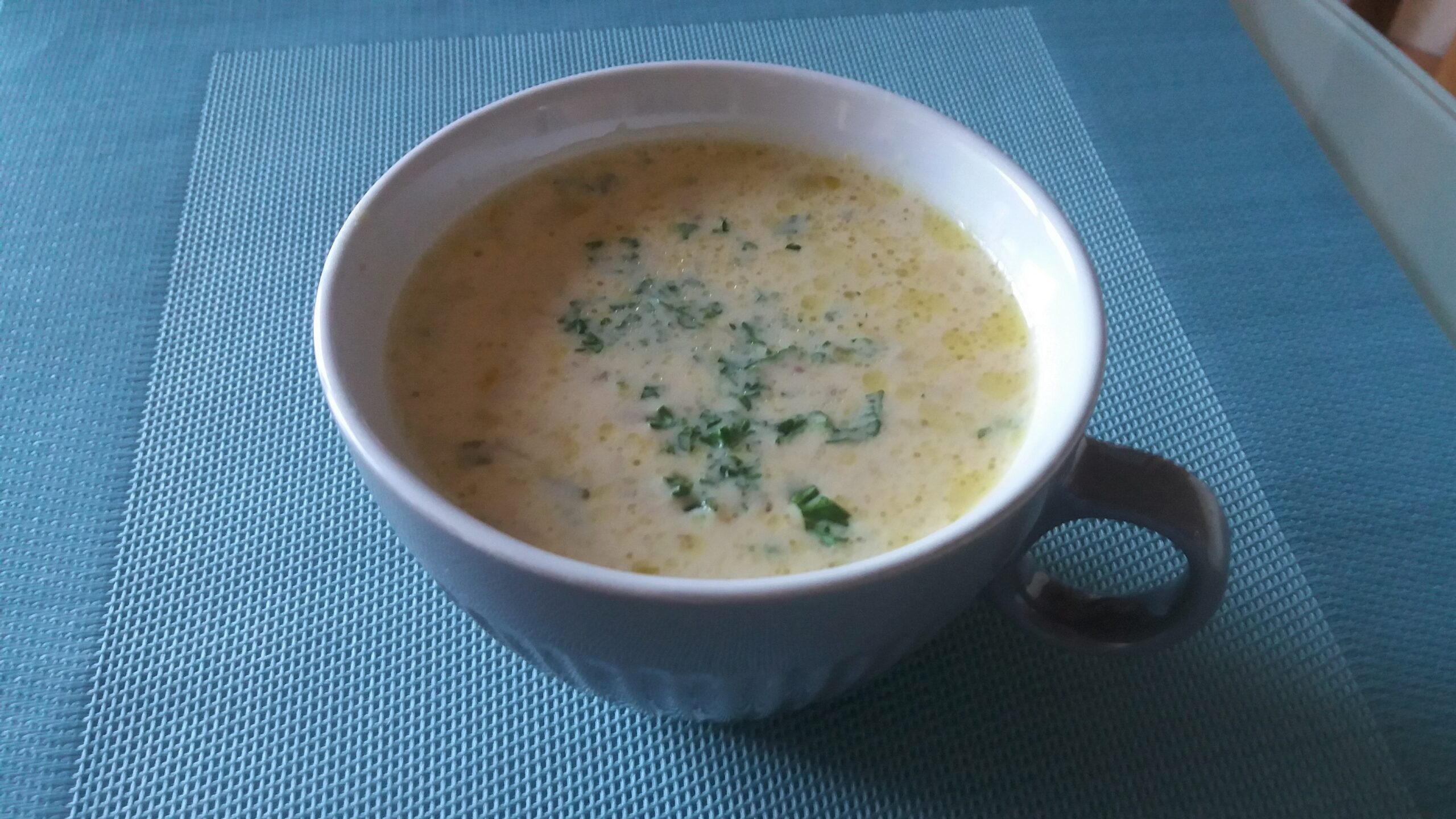 Kaaspreisoep met gehakt of Münsterländer Käselauchsuppe