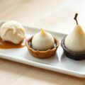 Karamelroomijs, chocoladetaartje en perenmousse