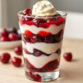 Kersen dessert(trifle) met room