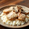 Kip met champignonsaus