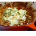 Kip uit de oven in aparte Italiaanse tomatensaus
