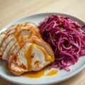 Kippeborst met rode koolsalade