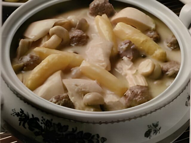 Kippenragoût met champignons en asperges – Hühnerfricassee