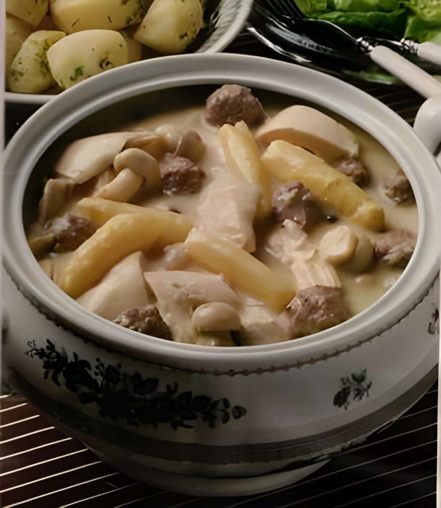 Kippenragoût met champignons en asperges – Hühnerfricassee