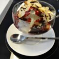 “Heisse Liebe ” lekker roomijs met warme zomervruchtenpuree