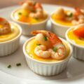 Kleine flans met grijze garnalen