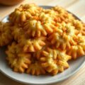 Knapperige kaaskoekjes met ui