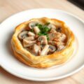 Konijnenpasteitje met roomsaus