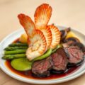 Kreeft op aspergecoulis met vleesjus en aardappele