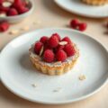 Krokant kruidnageltaartje met frambozen uit de ove