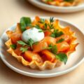 Krokant taartje van filodeeg met gerookte zalm en