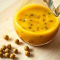 Kruidige mosterd-kappertjes dressing