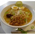 Laksa Betawi ( Javaanse maaltijdsoep met kip en mie)