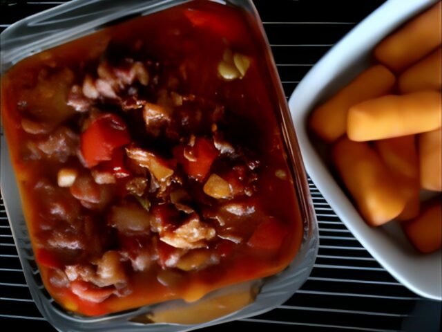 Lamsbout met paprika en tomatenblokjes