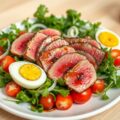 Lauwwarme salade van gegrilde tonijn