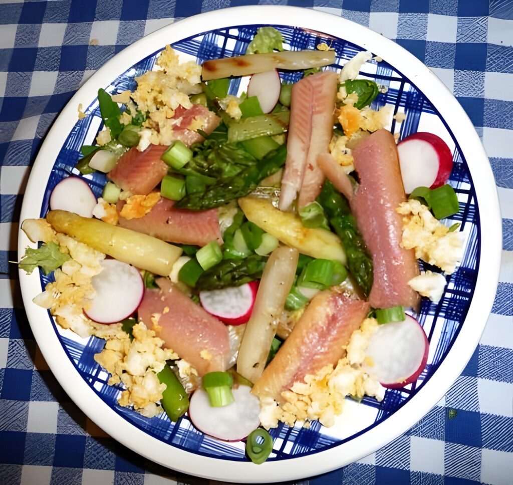 Lente salade met gegrilde asperges en gerookte paling