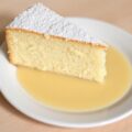 Luchtige biscuit uit de Savoie met crème Anglaise