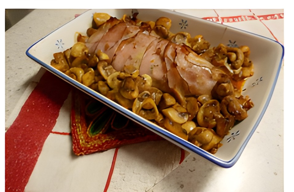 Malse Varkenshaas met katenspek en champignons uit de oven.