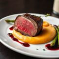 Meritus-tournedos met een mousseline van zoete aar