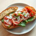 Musliebol met carpaccio