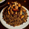 Nasi goreng istemewa (=speciaal)